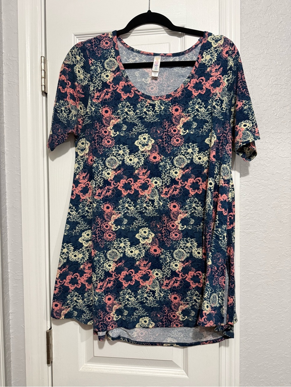 LuLaRoe Navy Floral Scoop Neck Tunic with Pink & Cream Accents